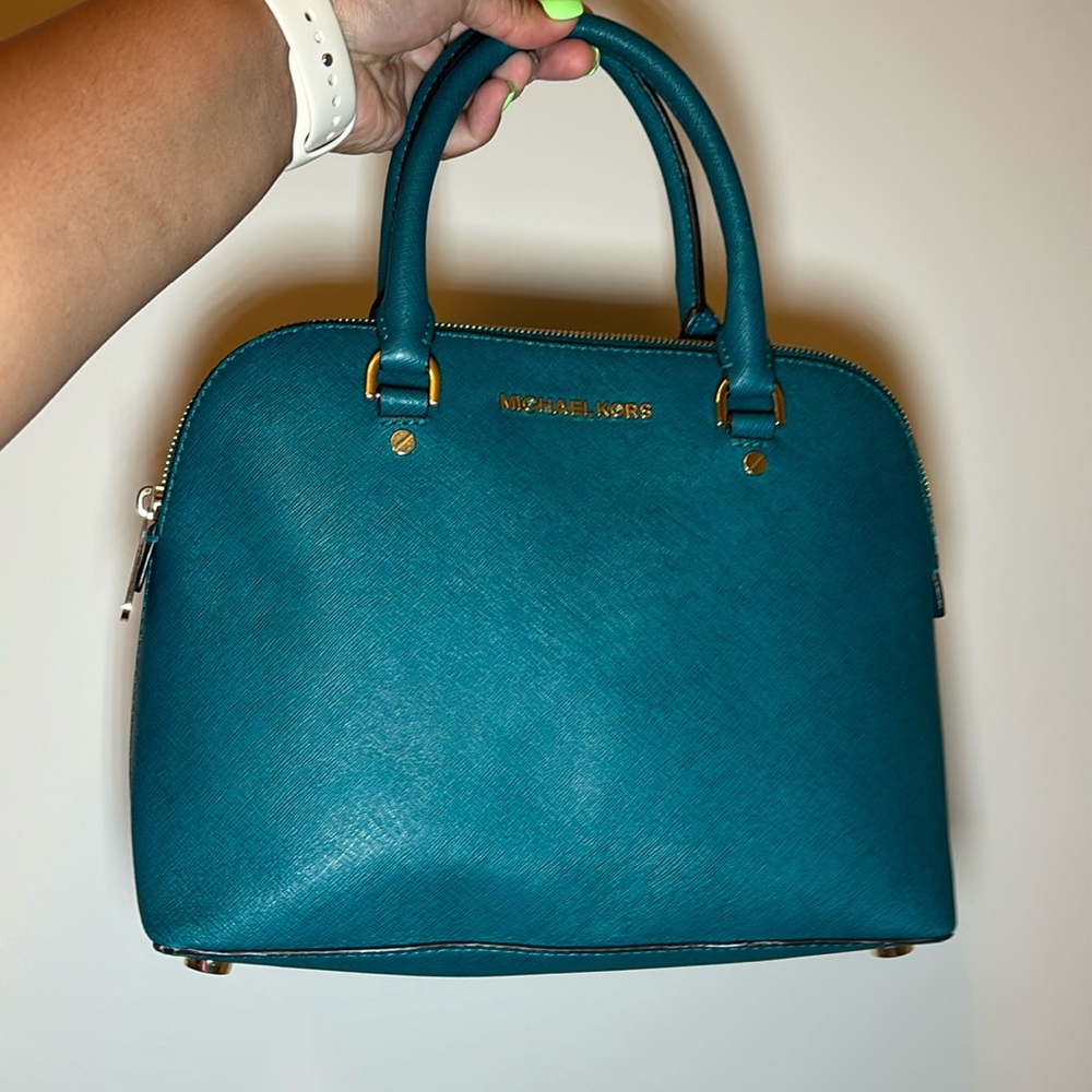 MICHAEL KORS Selma SAFFIANO Leather Shoulder bag

LOW START